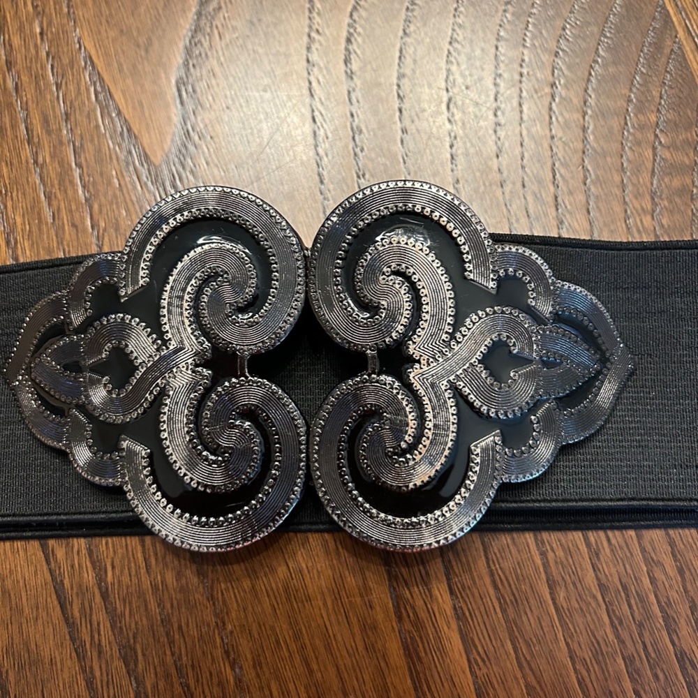 FALL MARKDOWN! L-XL Black Metal Buckle Stretch Belt